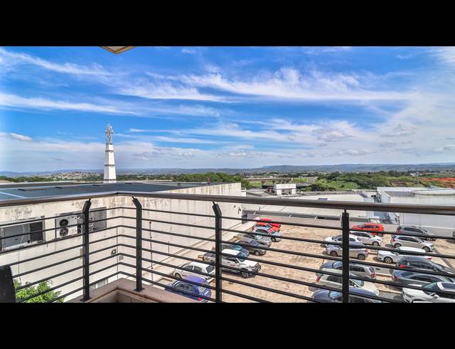 2 BEDROOM APARTMENT FOR SALE IN UMHLANGA RIDGE